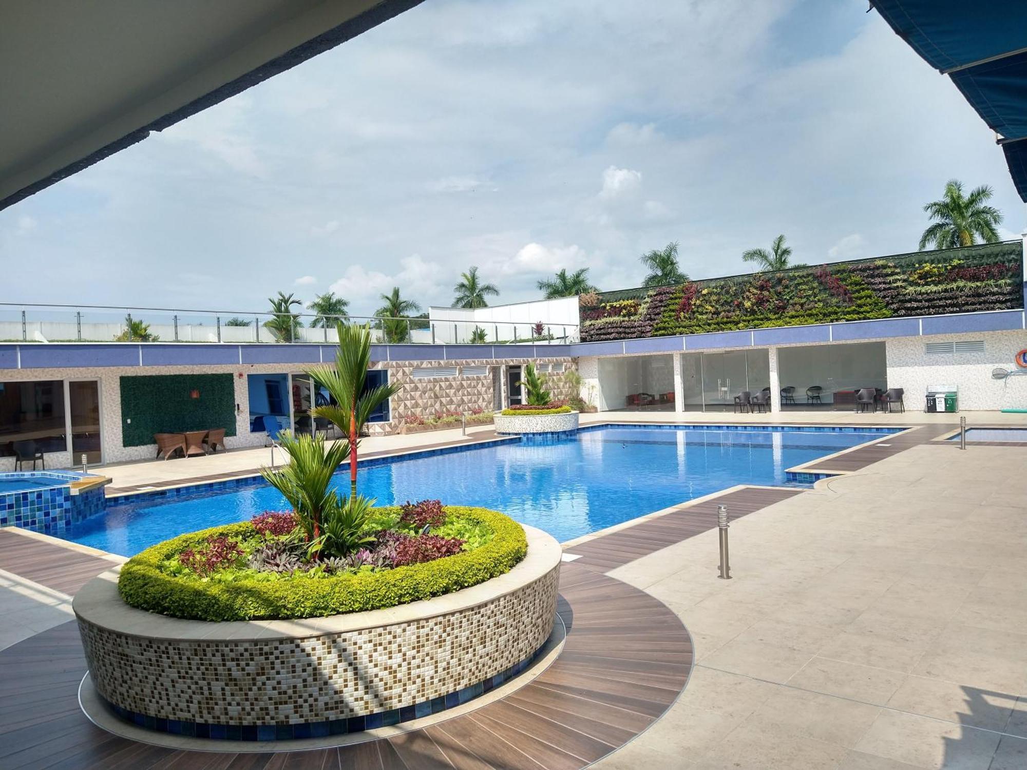 Hotel Royal Elim International 칼리 외부 사진 Club House