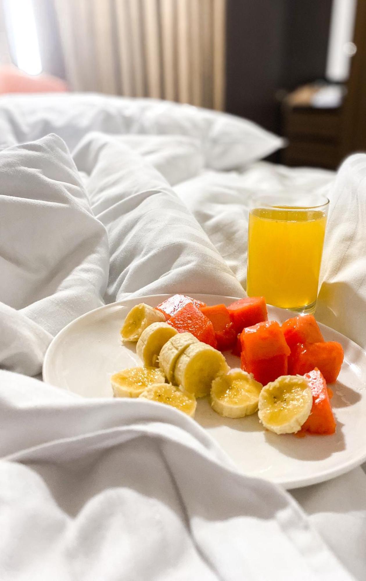 Hotel Royal Elim International 칼리 외부 사진 Fruit and juice