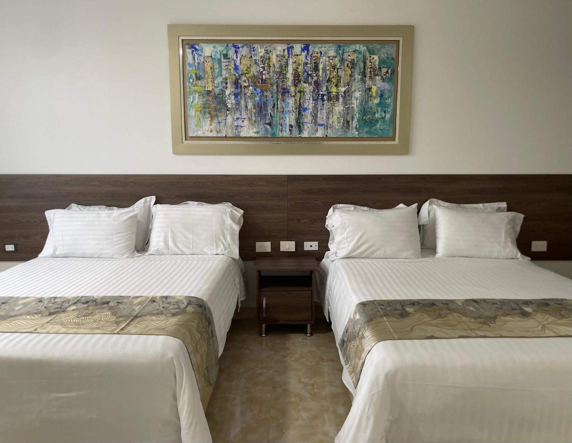 Hotel Royal Elim International 칼리 외부 사진 A room at the hotel